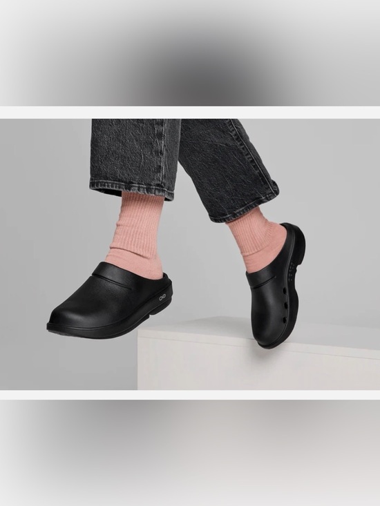 OOFOS black unisex slip on clog light weight flexible shoes New in box main image 13